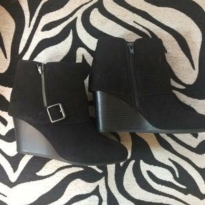 Arizona jean company Wedge boots